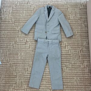 Crewcuts Ludlow boys suit- slim- size 4T. 100% cotton